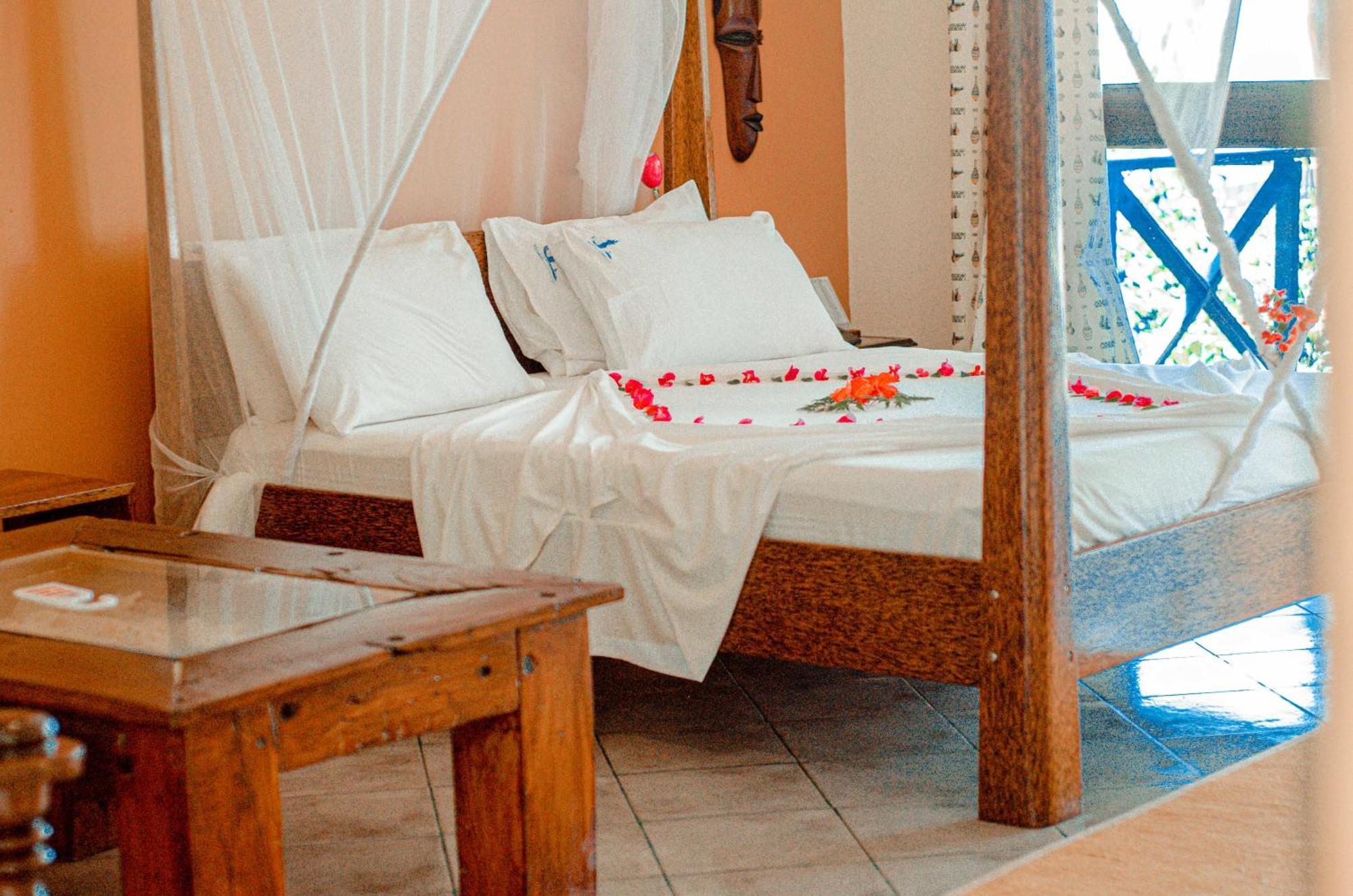 Mnarani Beach Cottages Nungwi Luaran gambar