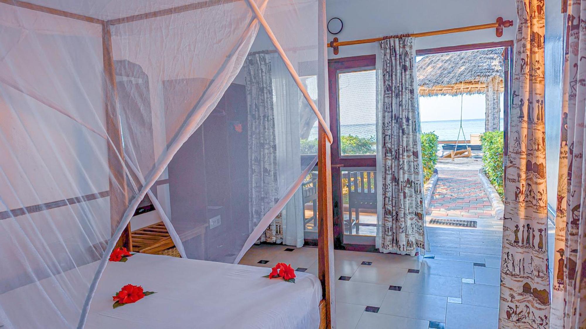 Mnarani Beach Cottages Nungwi Luaran gambar